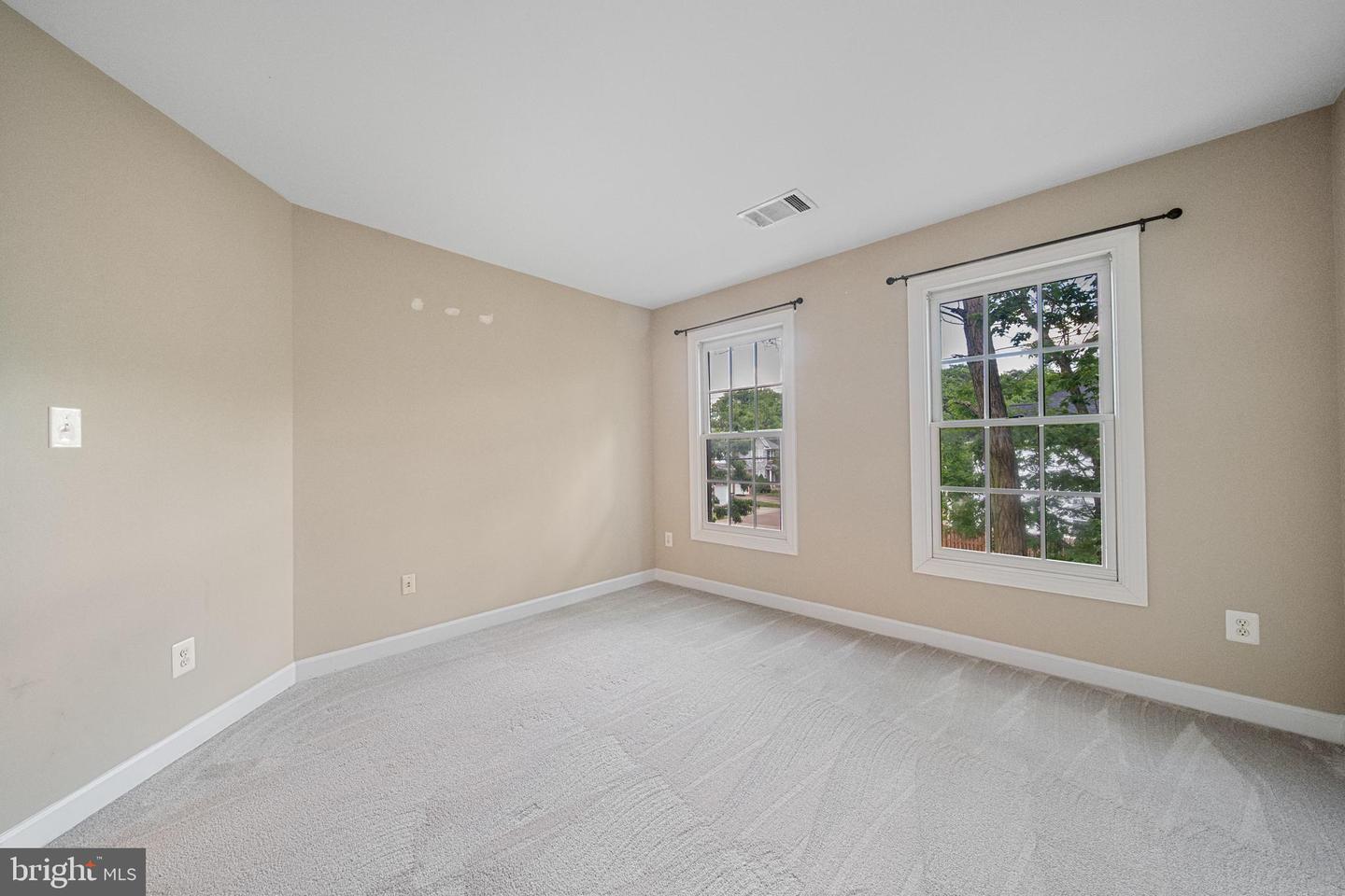 2054 MADRILLON RD, VIENNA, Virginia 22182, 4 Bedrooms Bedrooms, ,4 BathroomsBathrooms,Residential,For sale,2054 MADRILLON RD,VAFX2240190 MLS # VAFX2240190