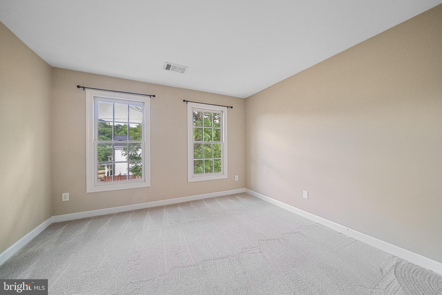 2054 MADRILLON RD, VIENNA, Virginia 22182, 4 Bedrooms Bedrooms, ,4 BathroomsBathrooms,Residential,For sale,2054 MADRILLON RD,VAFX2240190 MLS # VAFX2240190