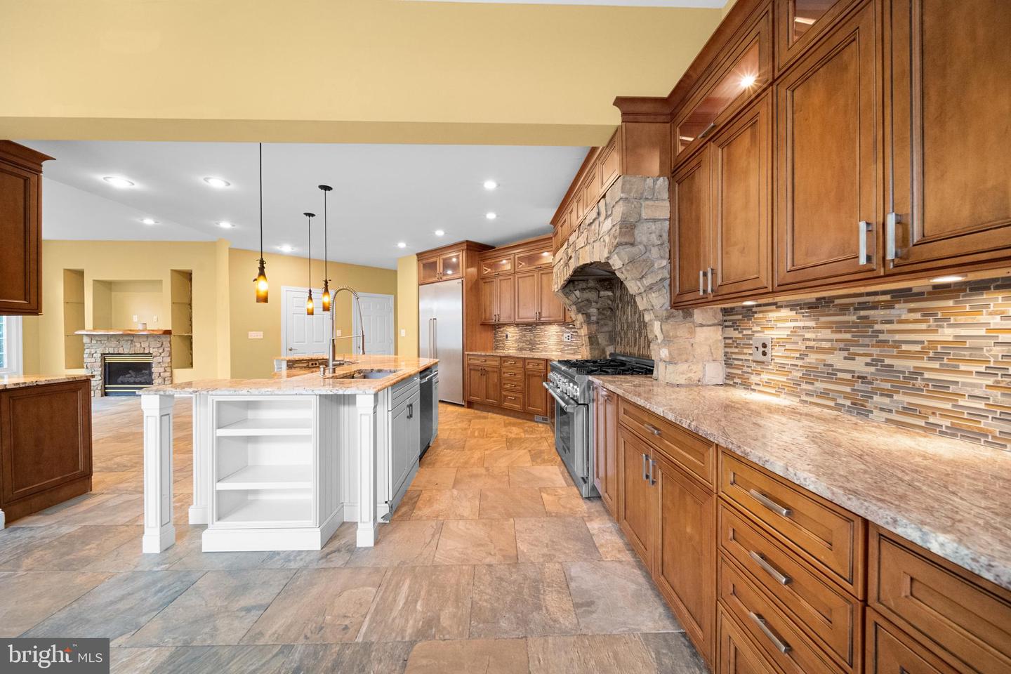 2054 MADRILLON RD, VIENNA, Virginia 22182, 4 Bedrooms Bedrooms, ,4 BathroomsBathrooms,Residential,For sale,2054 MADRILLON RD,VAFX2240190 MLS # VAFX2240190