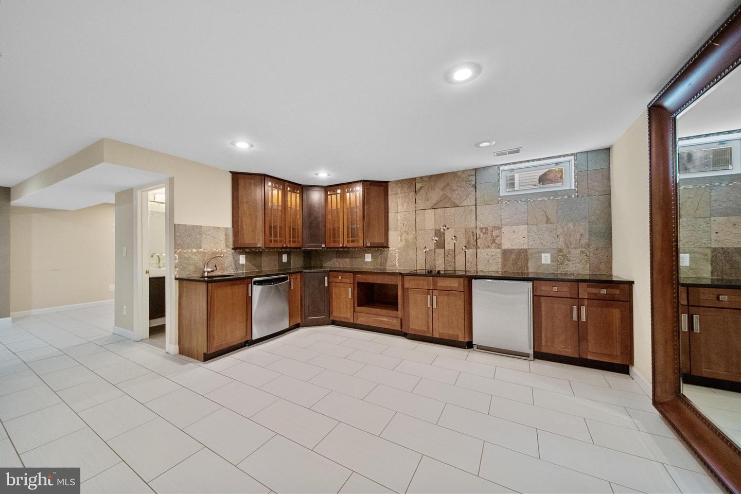 2054 MADRILLON RD, VIENNA, Virginia 22182, 4 Bedrooms Bedrooms, ,4 BathroomsBathrooms,Residential,For sale,2054 MADRILLON RD,VAFX2240190 MLS # VAFX2240190