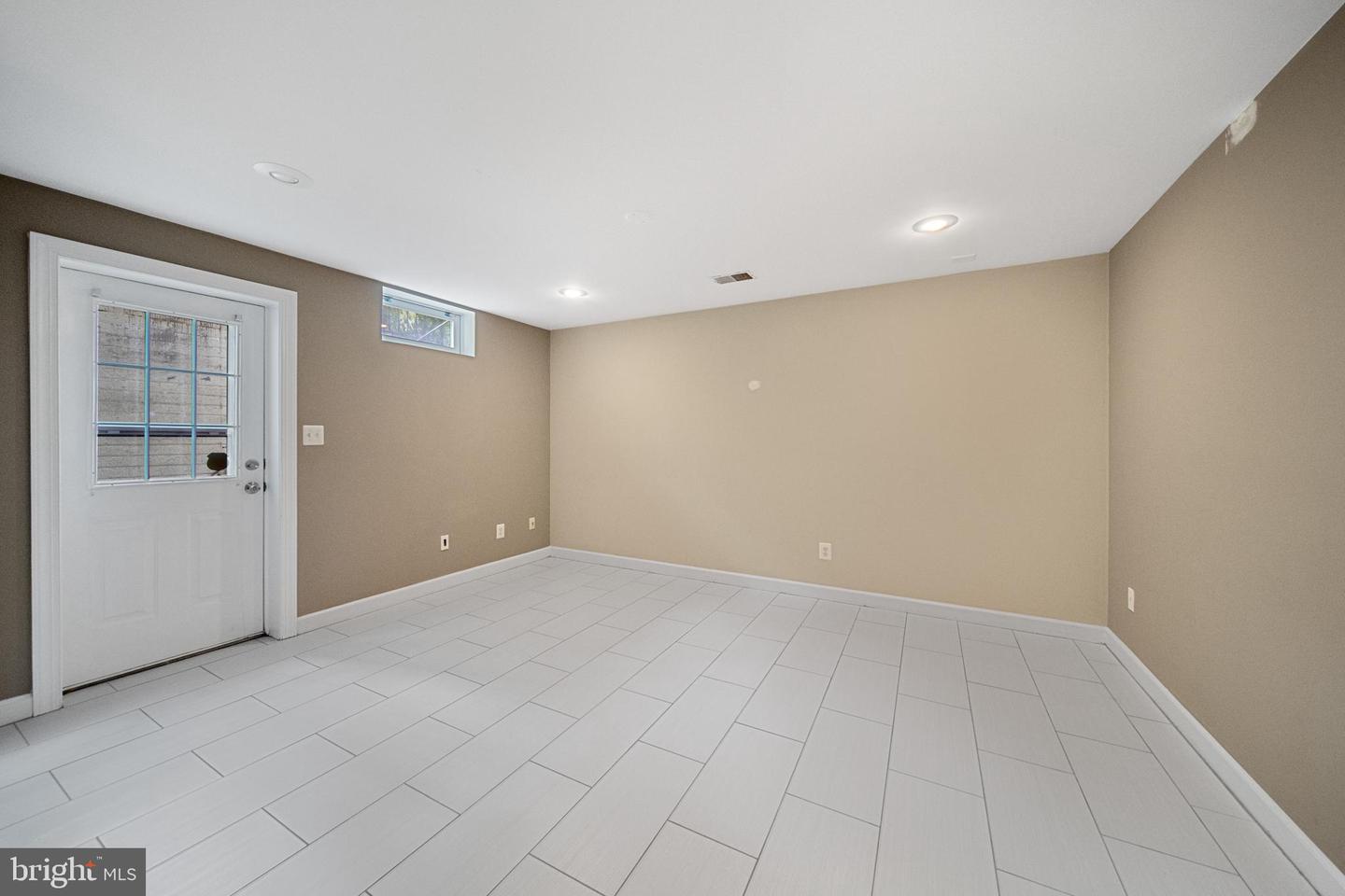 2054 MADRILLON RD, VIENNA, Virginia 22182, 4 Bedrooms Bedrooms, ,4 BathroomsBathrooms,Residential,For sale,2054 MADRILLON RD,VAFX2240190 MLS # VAFX2240190