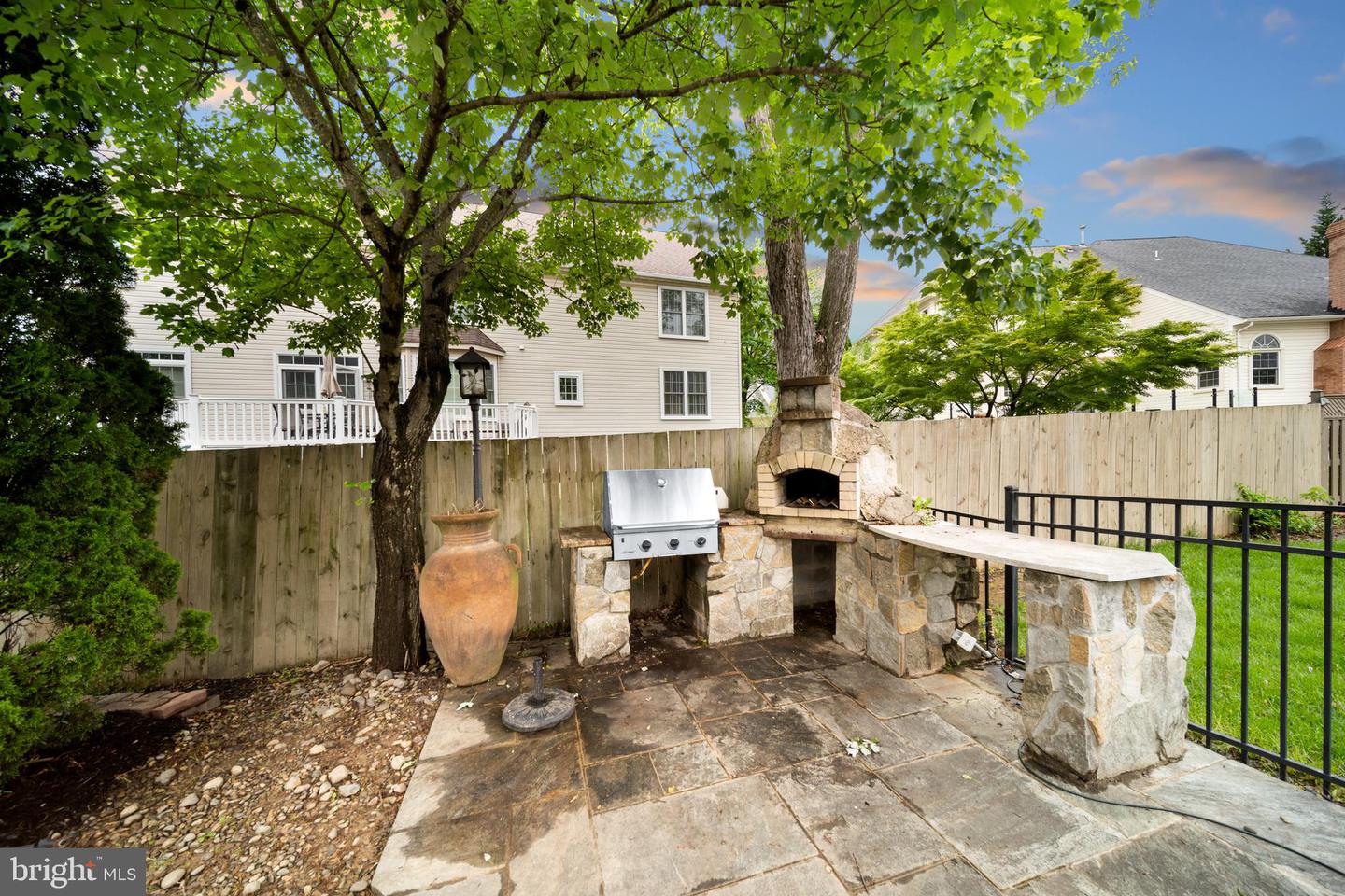 2054 MADRILLON RD, VIENNA, Virginia 22182, 4 Bedrooms Bedrooms, ,4 BathroomsBathrooms,Residential,For sale,2054 MADRILLON RD,VAFX2240190 MLS # VAFX2240190