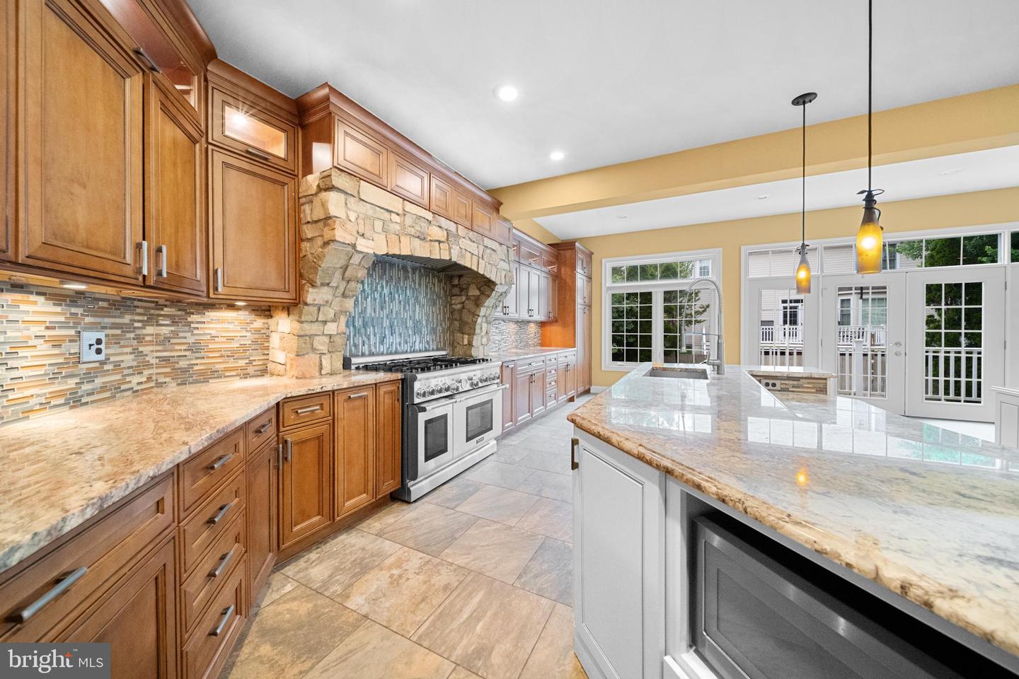 2054 MADRILLON RD, VIENNA, Virginia 22182, 4 Bedrooms Bedrooms, ,4 BathroomsBathrooms,Residential,For sale,2054 MADRILLON RD,VAFX2240190 MLS # VAFX2240190