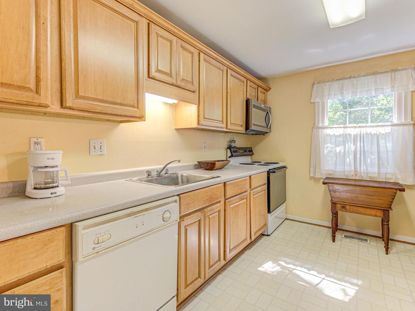 1551 POWELLS TAVERN PL, HERNDON, Virginia 20170, 3 Bedrooms Bedrooms, ,1 BathroomBathrooms,Residential,For sale,1551 POWELLS TAVERN PL,VAFX2240342 MLS # VAFX2240342
