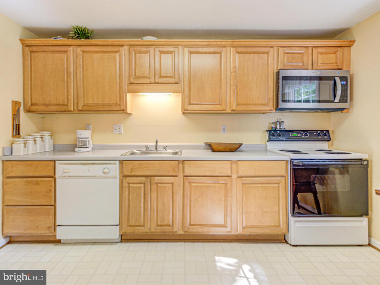 1551 POWELLS TAVERN PL, HERNDON, Virginia 20170, 3 Bedrooms Bedrooms, ,1 BathroomBathrooms,Residential,For sale,1551 POWELLS TAVERN PL,VAFX2240342 MLS # VAFX2240342