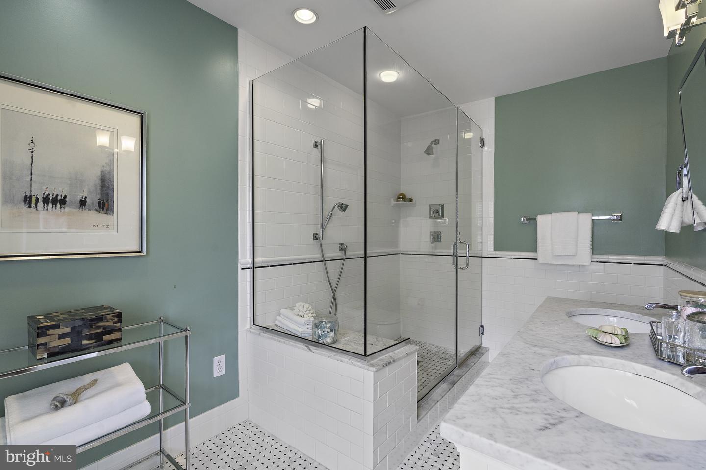5828 WYOMISSING CT, ALEXANDRIA, Virginia 22303, 3 Bedrooms Bedrooms, ,2 BathroomsBathrooms,Residential,For sale,5828 WYOMISSING CT,VAFX2240494 MLS # VAFX2240494
