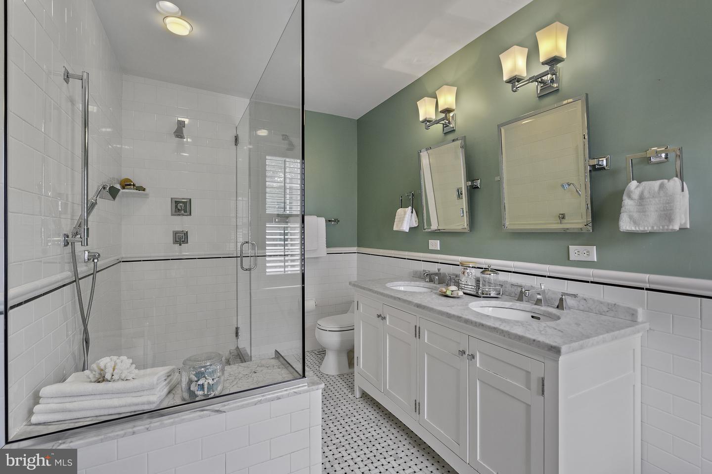 5828 WYOMISSING CT, ALEXANDRIA, Virginia 22303, 3 Bedrooms Bedrooms, ,2 BathroomsBathrooms,Residential,For sale,5828 WYOMISSING CT,VAFX2240494 MLS # VAFX2240494