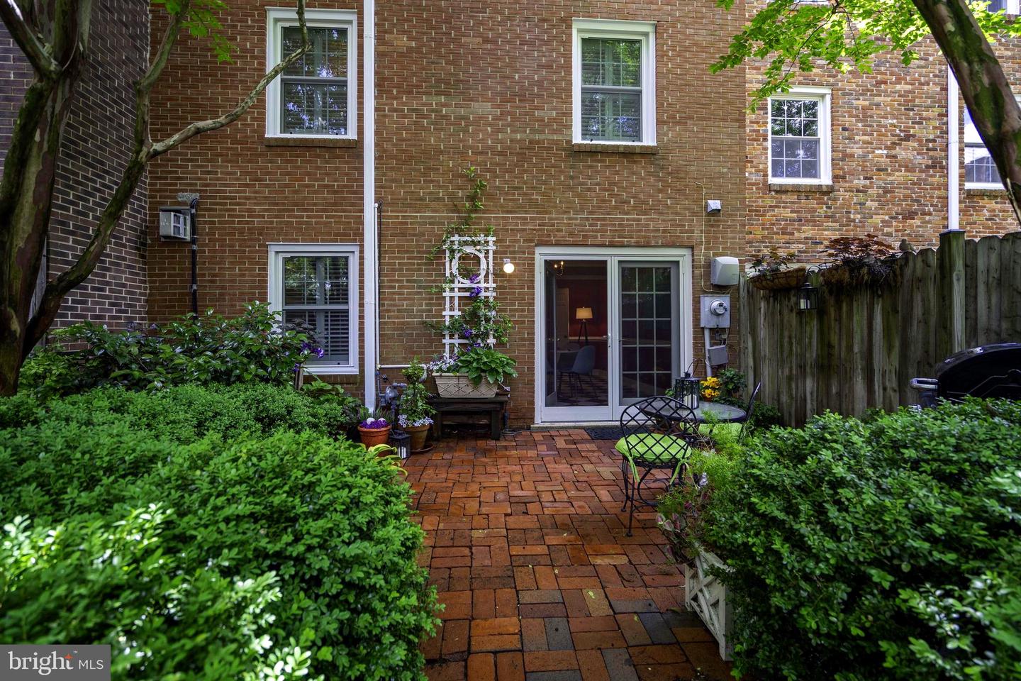 5828 WYOMISSING CT, ALEXANDRIA, Virginia 22303, 3 Bedrooms Bedrooms, ,2 BathroomsBathrooms,Residential,For sale,5828 WYOMISSING CT,VAFX2240494 MLS # VAFX2240494