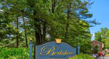 5828 WYOMISSING CT, ALEXANDRIA, Virginia 22303, 3 Bedrooms Bedrooms, ,2 BathroomsBathrooms,Residential,For sale,5828 WYOMISSING CT,VAFX2240494 MLS # VAFX2240494