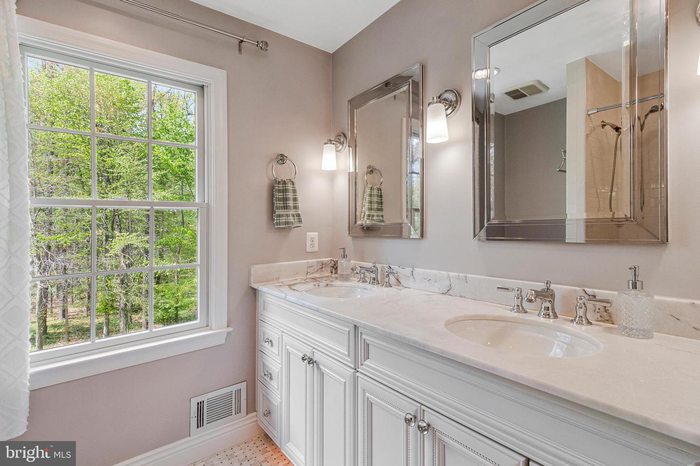 8412 RIVERSIDE RD, ALEXANDRIA, Virginia 22308, 5 Bedrooms Bedrooms, ,3 BathroomsBathrooms,Residential,For sale,8412 RIVERSIDE RD,VAFX2240536 MLS # VAFX2240536