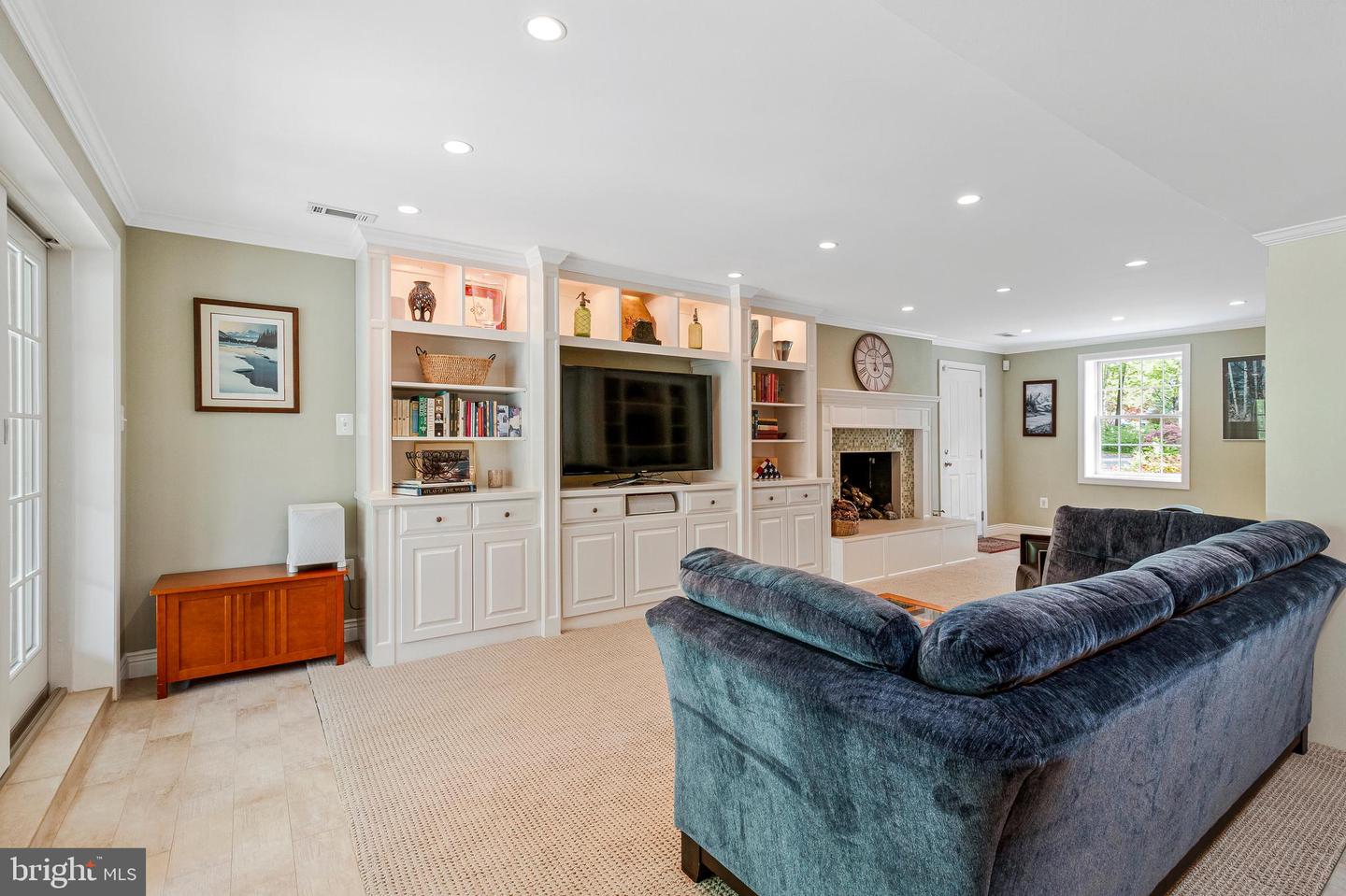 8412 RIVERSIDE RD, ALEXANDRIA, Virginia 22308, 5 Bedrooms Bedrooms, ,3 BathroomsBathrooms,Residential,For sale,8412 RIVERSIDE RD,VAFX2240536 MLS # VAFX2240536
