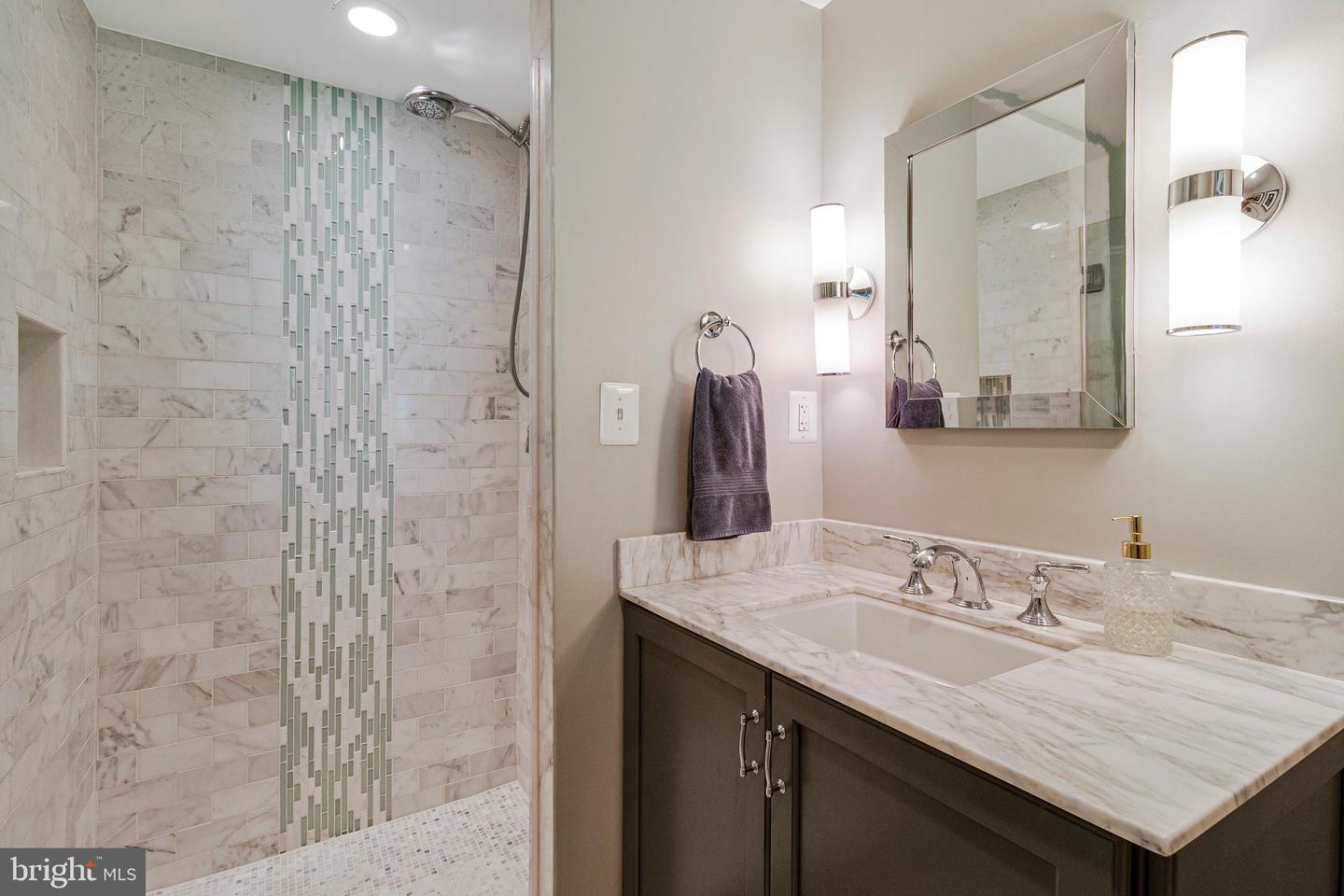 8412 RIVERSIDE RD, ALEXANDRIA, Virginia 22308, 5 Bedrooms Bedrooms, ,3 BathroomsBathrooms,Residential,For sale,8412 RIVERSIDE RD,VAFX2240536 MLS # VAFX2240536