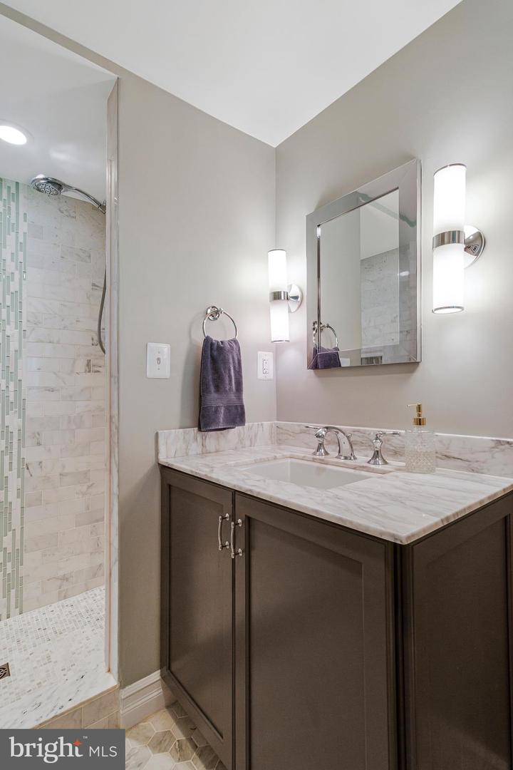 8412 RIVERSIDE RD, ALEXANDRIA, Virginia 22308, 5 Bedrooms Bedrooms, ,3 BathroomsBathrooms,Residential,For sale,8412 RIVERSIDE RD,VAFX2240536 MLS # VAFX2240536