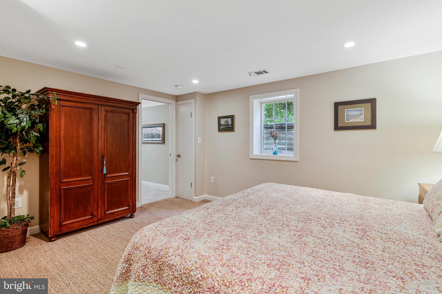 8412 RIVERSIDE RD, ALEXANDRIA, Virginia 22308, 5 Bedrooms Bedrooms, ,3 BathroomsBathrooms,Residential,For sale,8412 RIVERSIDE RD,VAFX2240536 MLS # VAFX2240536