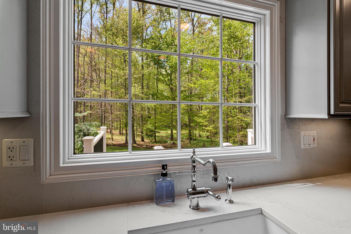 8412 RIVERSIDE RD, ALEXANDRIA, Virginia 22308, 5 Bedrooms Bedrooms, ,3 BathroomsBathrooms,Residential,For sale,8412 RIVERSIDE RD,VAFX2240536 MLS # VAFX2240536