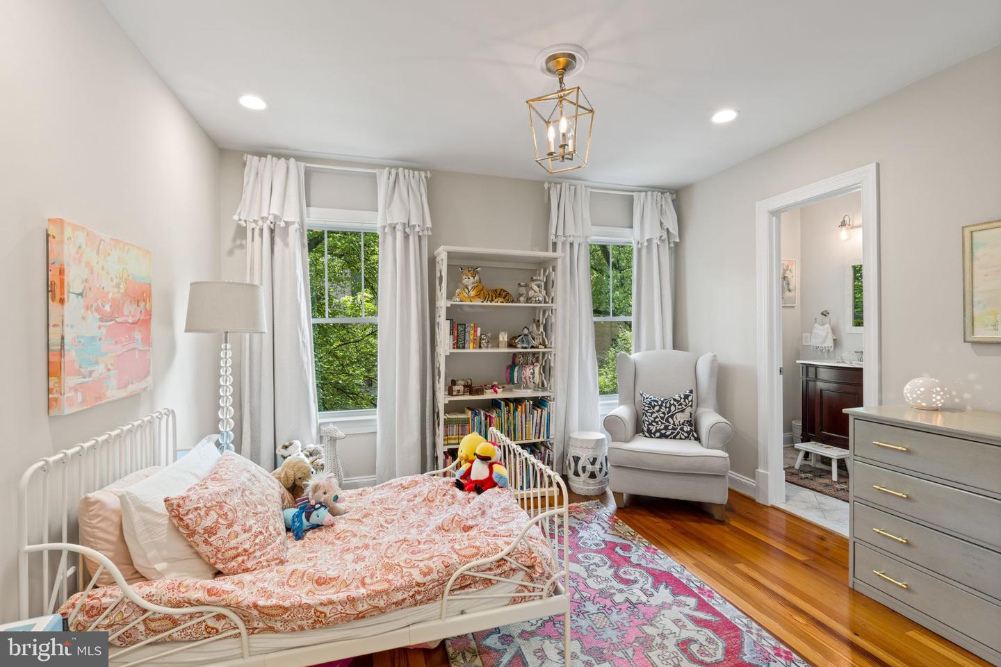 1400 MOUNT VERNON AVE #A, ALEXANDRIA, Virginia 22301, 3 Bedrooms Bedrooms, ,3 BathroomsBathrooms,Residential,For sale,1400 MOUNT VERNON AVE #A,VAAX2045292 MLS # VAAX2045292