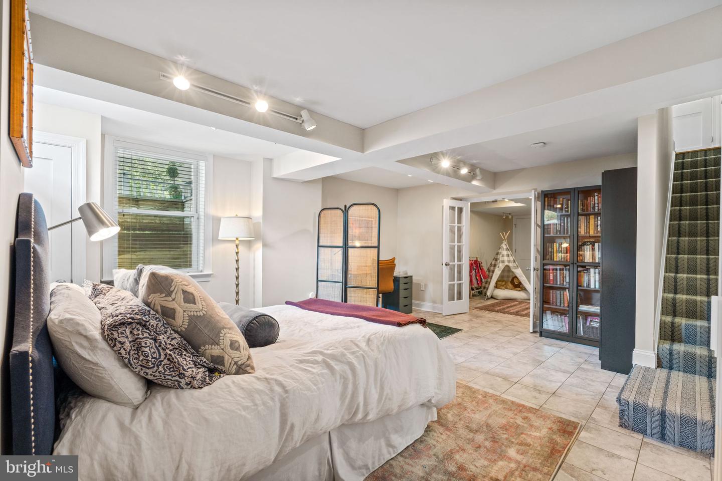1400 MOUNT VERNON AVE #A, ALEXANDRIA, Virginia 22301, 3 Bedrooms Bedrooms, ,3 BathroomsBathrooms,Residential,For sale,1400 MOUNT VERNON AVE #A,VAAX2045292 MLS # VAAX2045292