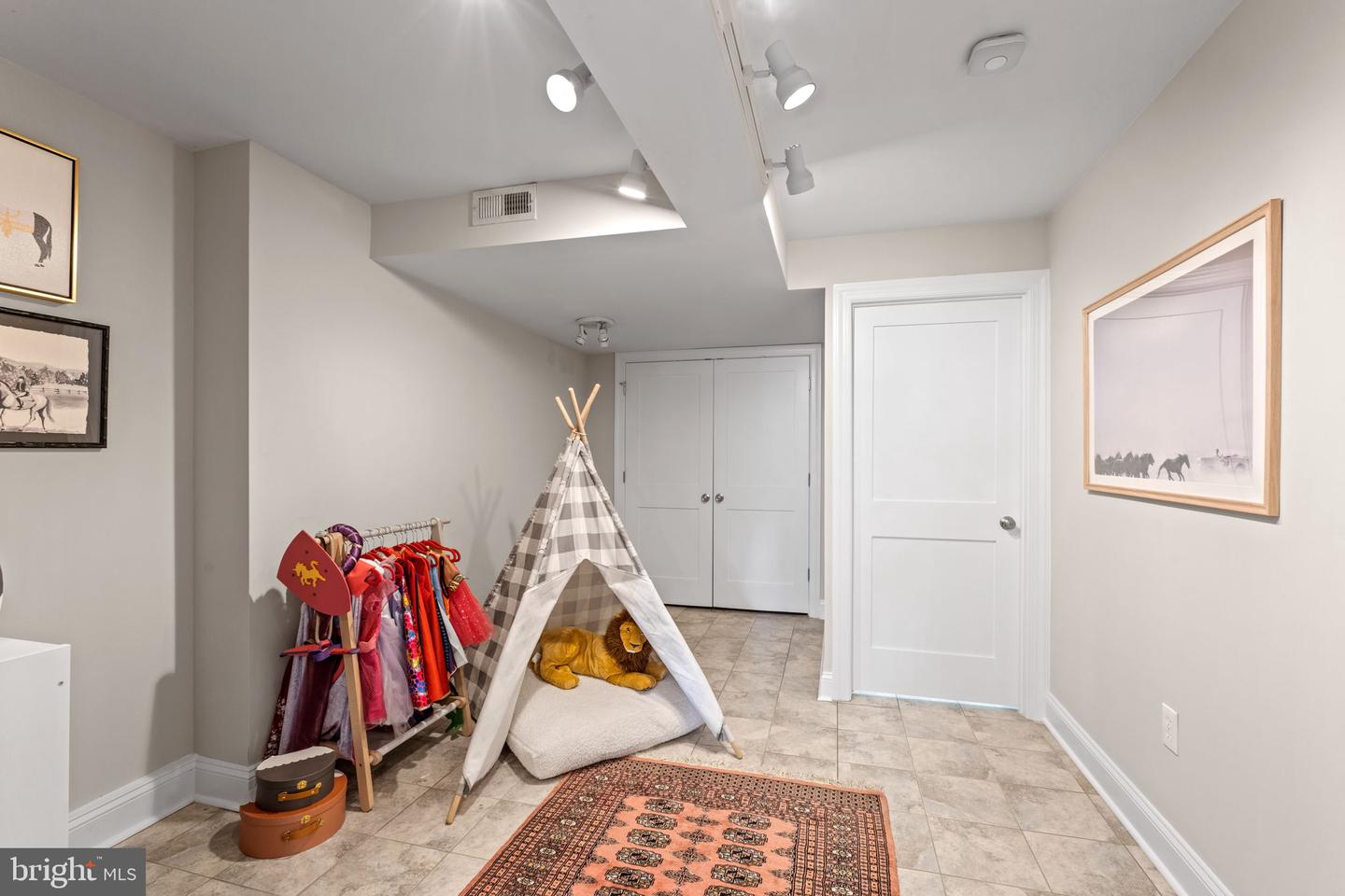 1400 MOUNT VERNON AVE #A, ALEXANDRIA, Virginia 22301, 3 Bedrooms Bedrooms, ,3 BathroomsBathrooms,Residential,For sale,1400 MOUNT VERNON AVE #A,VAAX2045292 MLS # VAAX2045292