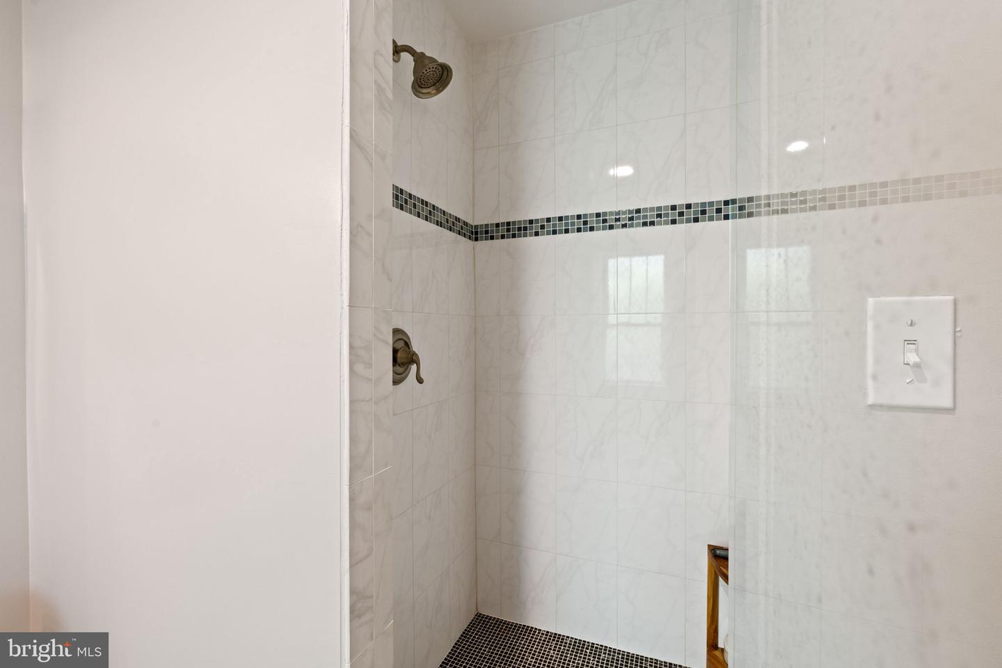 1400 MOUNT VERNON AVE #A, ALEXANDRIA, Virginia 22301, 3 Bedrooms Bedrooms, ,3 BathroomsBathrooms,Residential,For sale,1400 MOUNT VERNON AVE #A,VAAX2045292 MLS # VAAX2045292