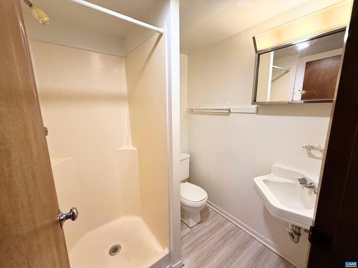 2100 JEFFERSON PARK AVE #4, CHARLOTTESVILLE, Virginia 22903, 3 Bedrooms Bedrooms, ,2 BathroomsBathrooms,Residential,For sale,2100 JEFFERSON PARK AVE #4,664463 MLS # 664463