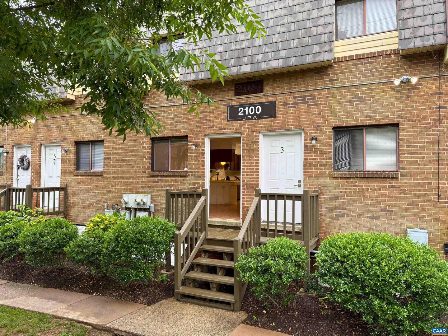 2100 JEFFERSON PARK AVE #4, CHARLOTTESVILLE, Virginia 22903, 3 Bedrooms Bedrooms, ,2 BathroomsBathrooms,Residential,For sale,2100 JEFFERSON PARK AVE #4,664463 MLS # 664463