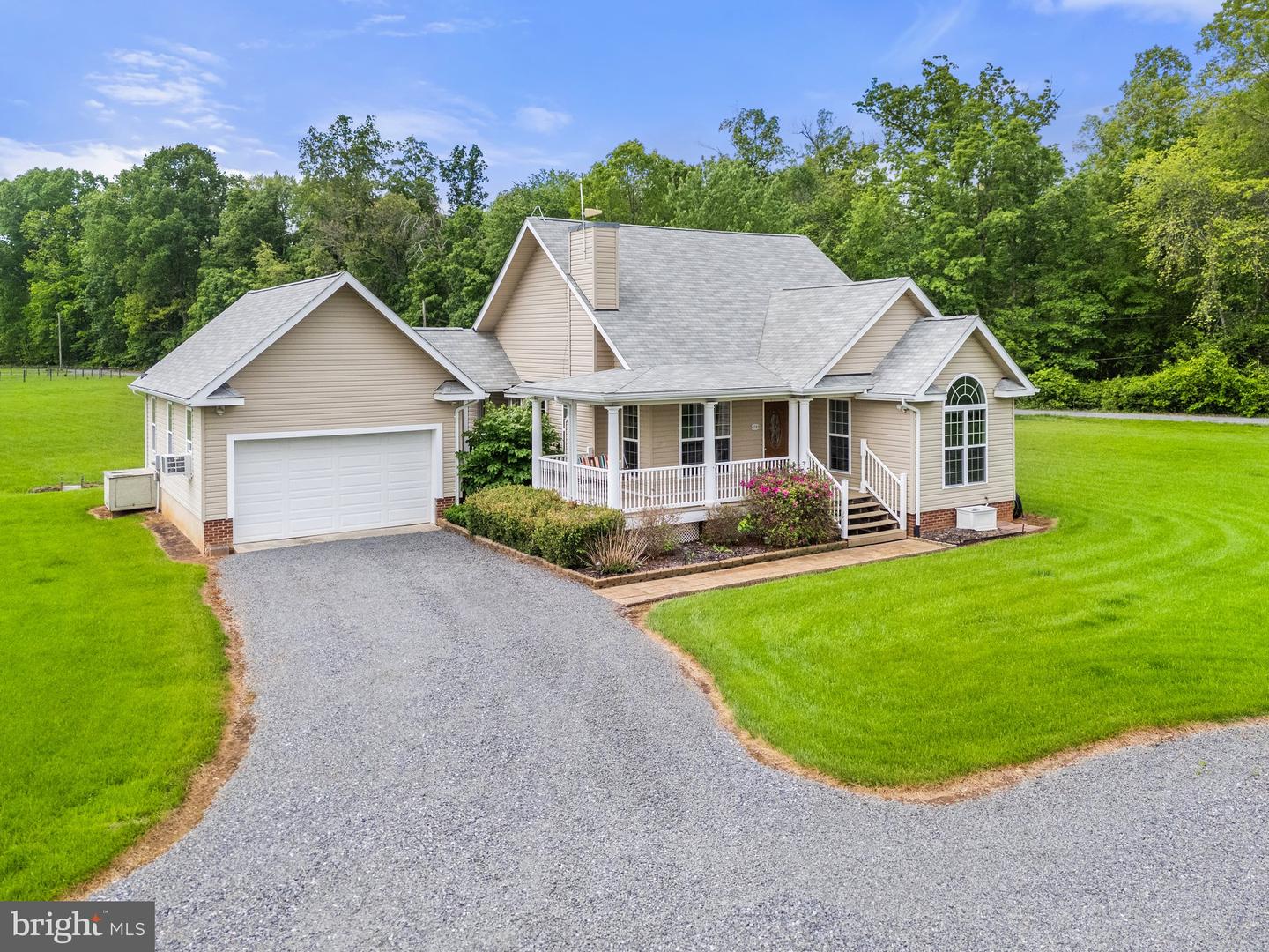 6179 & 6181 BEACH RD, MIDLAND, Virginia 22728, 6 Bedrooms Bedrooms, ,4 BathroomsBathrooms,Residential,For sale,6179 & 6181 BEACH RD,VAFQ2016602 MLS # VAFQ2016602