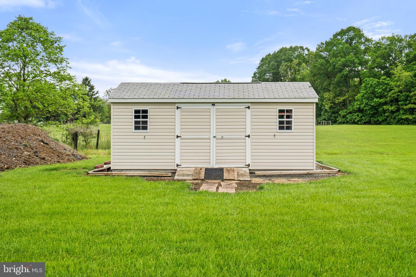 6179 & 6181 BEACH RD, MIDLAND, Virginia 22728, 6 Bedrooms Bedrooms, ,4 BathroomsBathrooms,Residential,For sale,6179 & 6181 BEACH RD,VAFQ2016602 MLS # VAFQ2016602