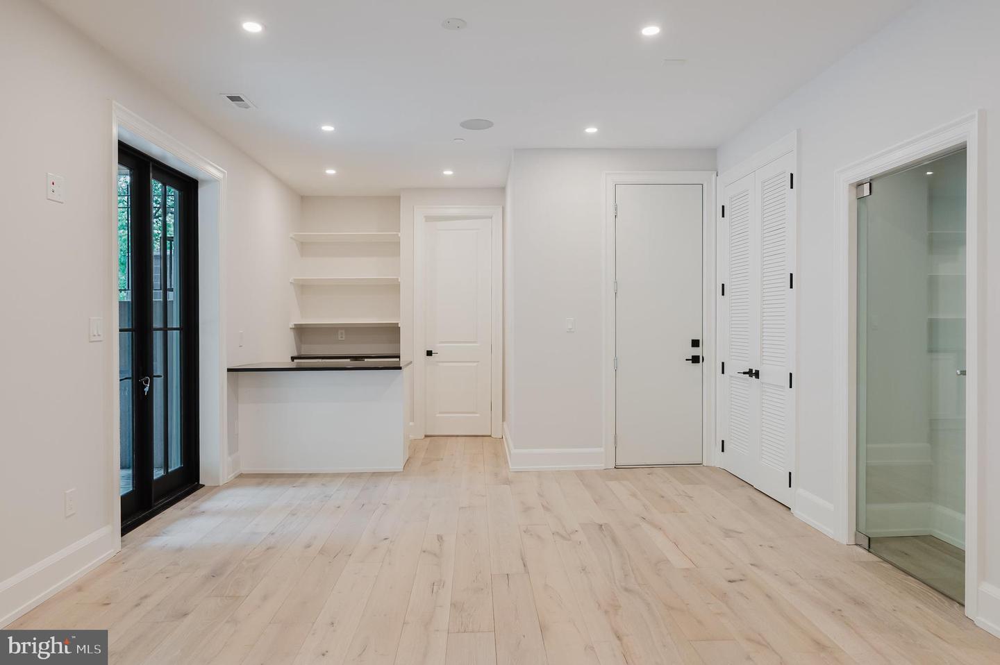 5024 DANA PL NW, WASHINGTON, District Of Columbia 20016, 7 Bedrooms Bedrooms, ,7 BathroomsBathrooms,Residential,For sale,5024 DANA PL NW,DCDC2200536 MLS # DCDC2200536