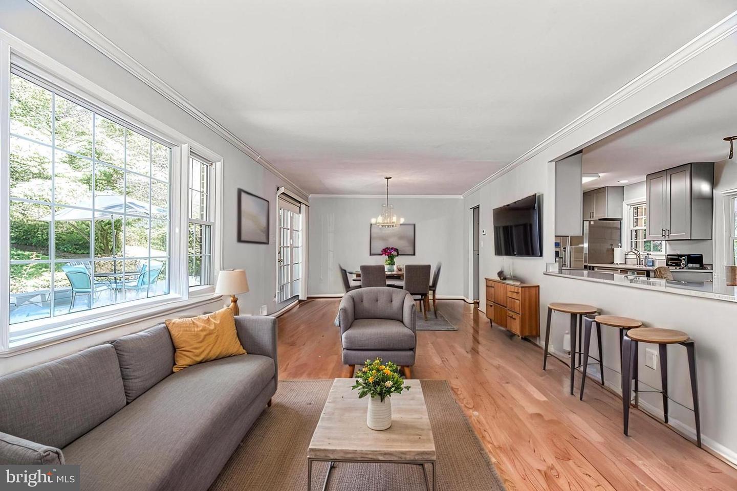 7128 DEVONSHIRE RD, ALEXANDRIA, Virginia 22307, 5 Bedrooms Bedrooms, ,3 BathroomsBathrooms,Residential,For sale,7128 DEVONSHIRE RD,VAFX2240726 MLS # VAFX2240726