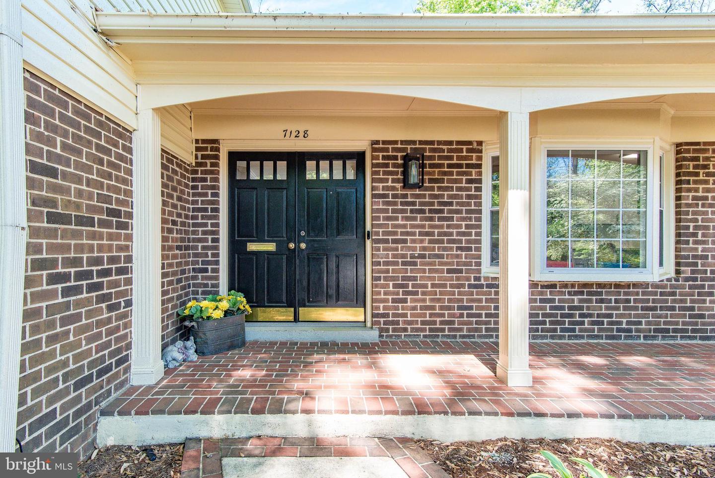 7128 DEVONSHIRE RD, ALEXANDRIA, Virginia 22307, 5 Bedrooms Bedrooms, ,3 BathroomsBathrooms,Residential,For sale,7128 DEVONSHIRE RD,VAFX2240726 MLS # VAFX2240726