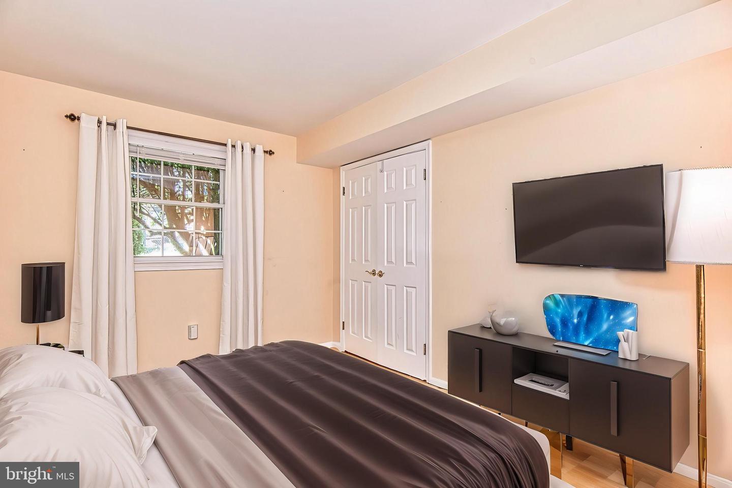 7128 DEVONSHIRE RD, ALEXANDRIA, Virginia 22307, 5 Bedrooms Bedrooms, ,3 BathroomsBathrooms,Residential,For sale,7128 DEVONSHIRE RD,VAFX2240726 MLS # VAFX2240726