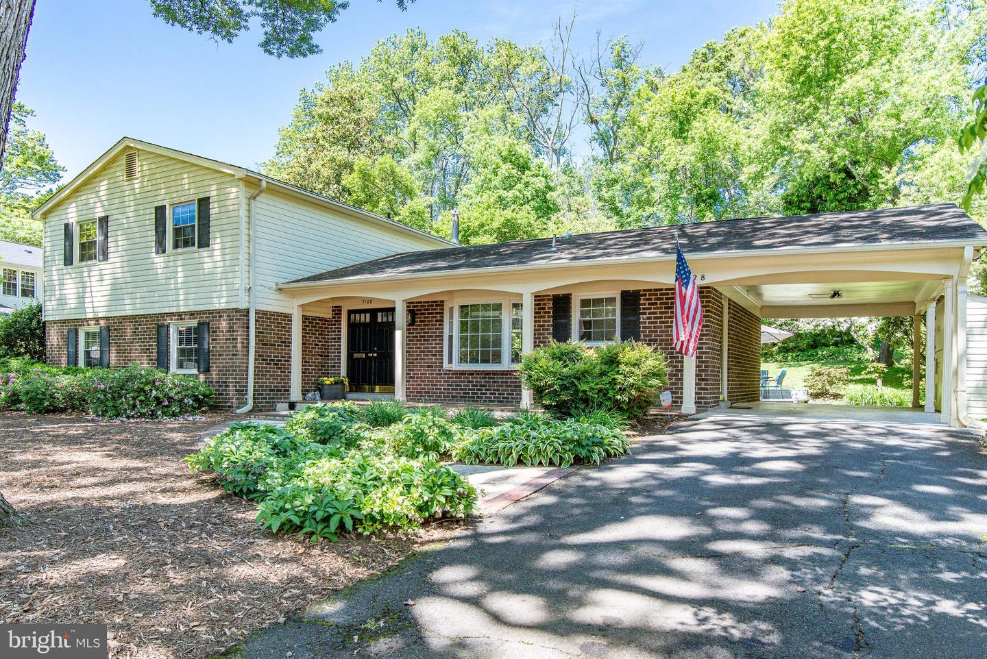 7128 DEVONSHIRE RD, ALEXANDRIA, Virginia 22307, 5 Bedrooms Bedrooms, ,3 BathroomsBathrooms,Residential,For sale,7128 DEVONSHIRE RD,VAFX2240726 MLS # VAFX2240726