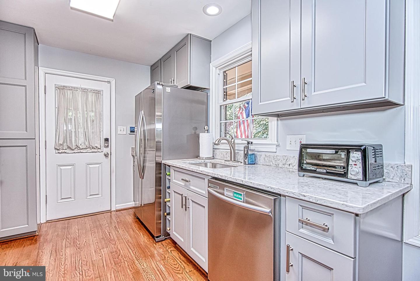 7128 DEVONSHIRE RD, ALEXANDRIA, Virginia 22307, 5 Bedrooms Bedrooms, ,3 BathroomsBathrooms,Residential,For sale,7128 DEVONSHIRE RD,VAFX2240726 MLS # VAFX2240726