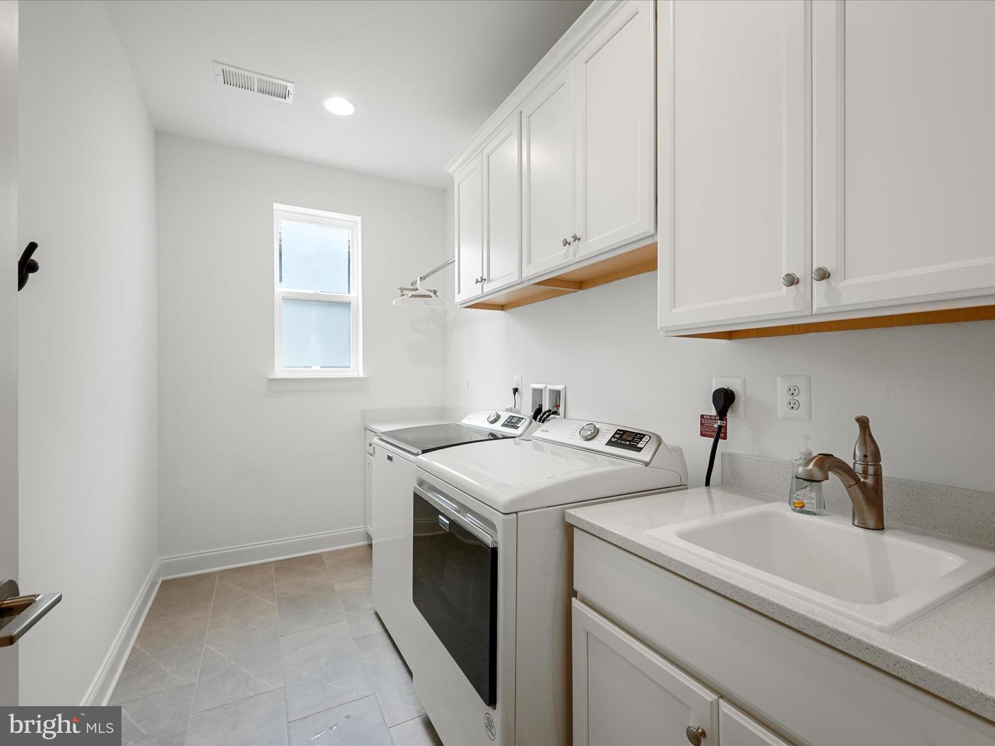 121 COWBIRD ST, LAKE FREDERICK, Virginia 22630, 3 Bedrooms Bedrooms, ,3 BathroomsBathrooms,Residential,For sale,121 COWBIRD ST,VAFV2034142 MLS # VAFV2034142