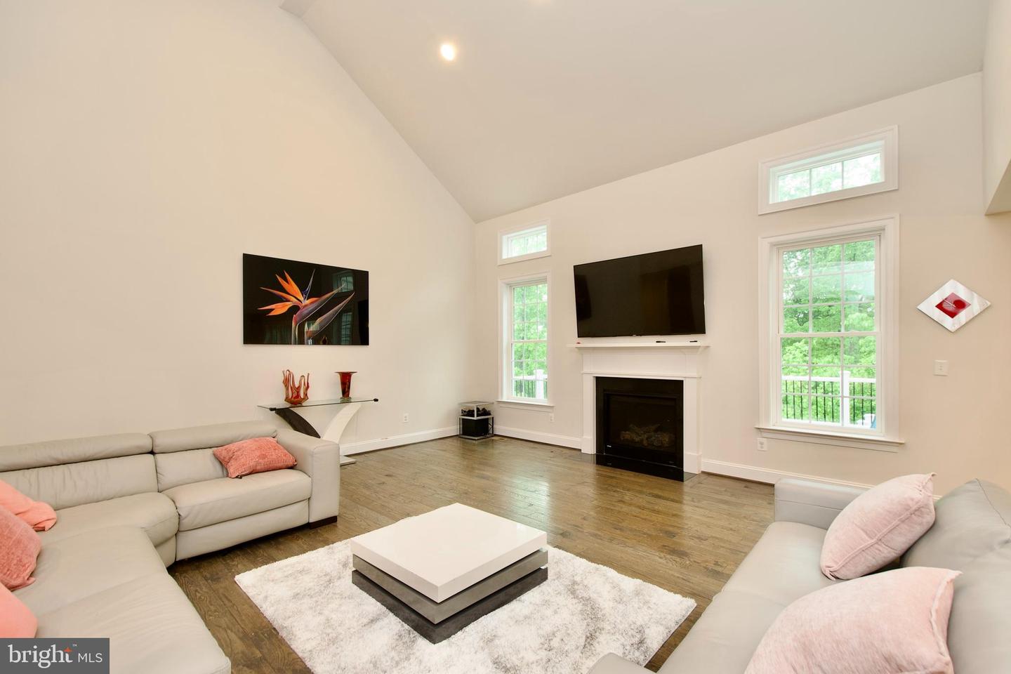 25995 LILAC OAKS PL, ALDIE, Virginia 20105, 6 Bedrooms Bedrooms, ,5 BathroomsBathrooms,Residential,For sale,25995 LILAC OAKS PL,VALO2096420 MLS # VALO2096420