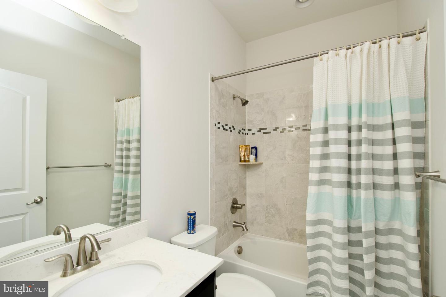 25995 LILAC OAKS PL, ALDIE, Virginia 20105, 6 Bedrooms Bedrooms, ,5 BathroomsBathrooms,Residential,For sale,25995 LILAC OAKS PL,VALO2096420 MLS # VALO2096420