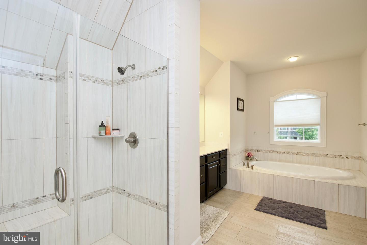 25995 LILAC OAKS PL, ALDIE, Virginia 20105, 6 Bedrooms Bedrooms, ,5 BathroomsBathrooms,Residential,For sale,25995 LILAC OAKS PL,VALO2096420 MLS # VALO2096420