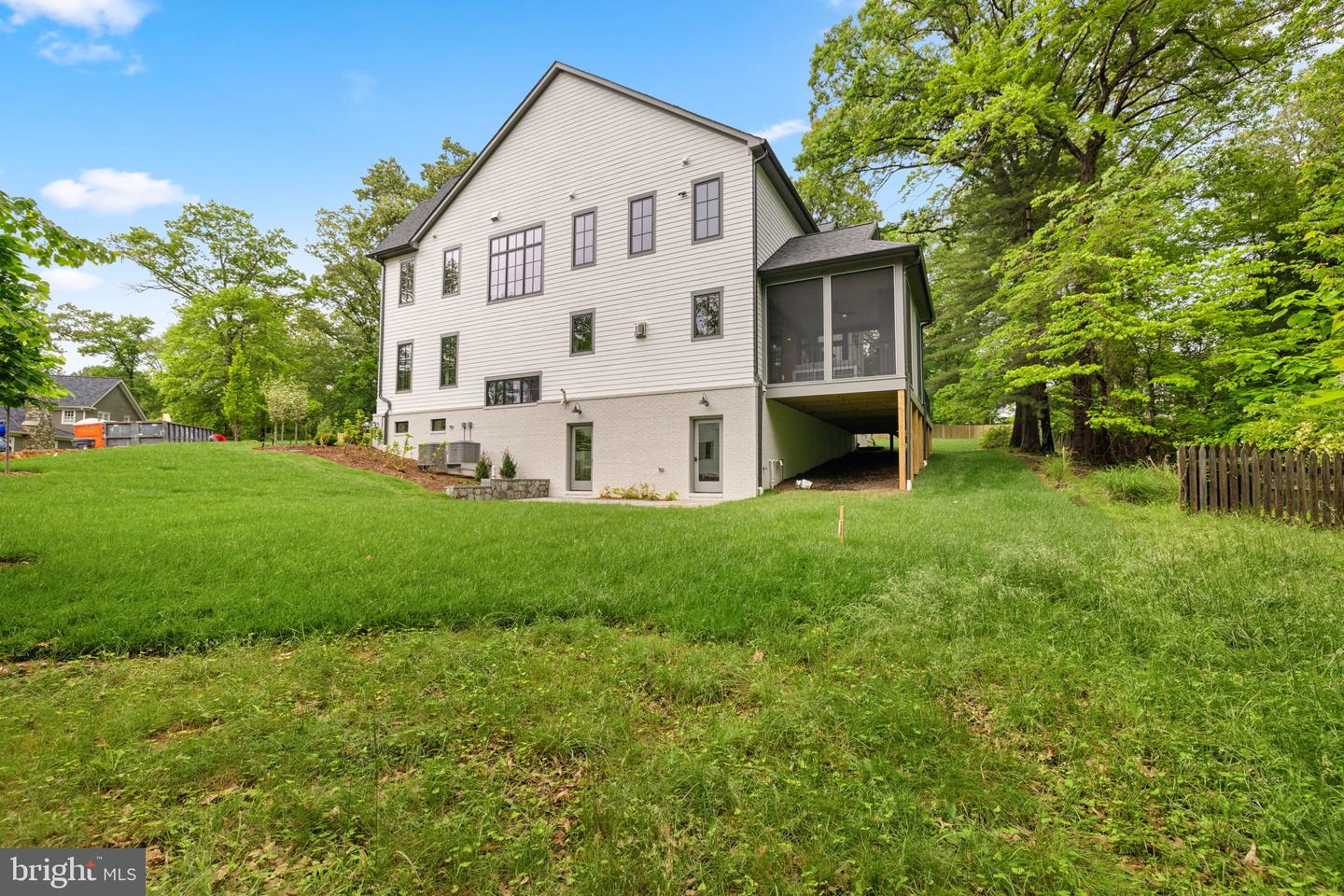 2107 ELLIOTT AVE, MCLEAN, Virginia 22101, 5 Bedrooms Bedrooms, ,5 BathroomsBathrooms,Residential,For sale,2107 ELLIOTT AVE,VAFX2240682 MLS # VAFX2240682