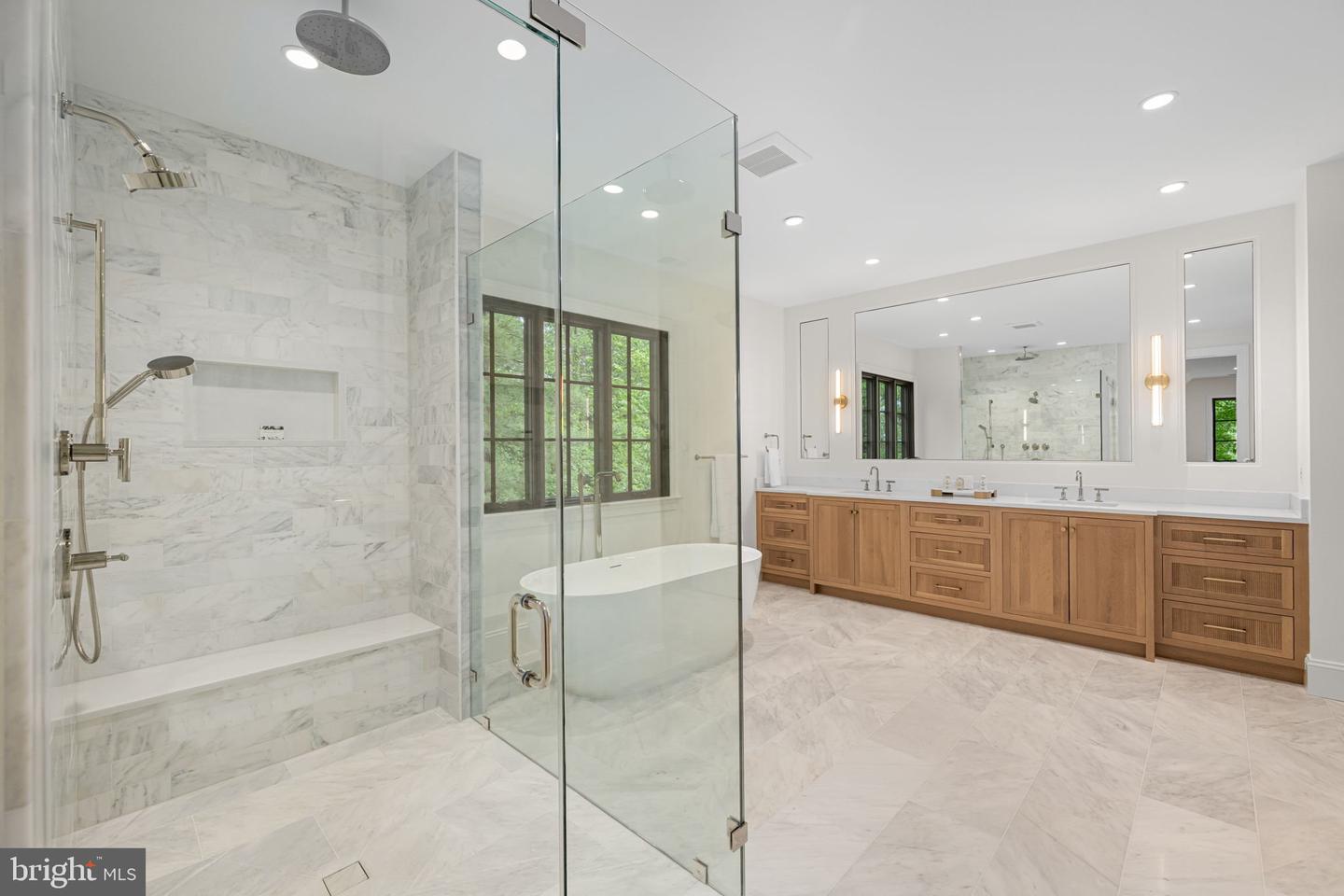 2107 ELLIOTT AVE, MCLEAN, Virginia 22101, 5 Bedrooms Bedrooms, ,5 BathroomsBathrooms,Residential,For sale,2107 ELLIOTT AVE,VAFX2240682 MLS # VAFX2240682
