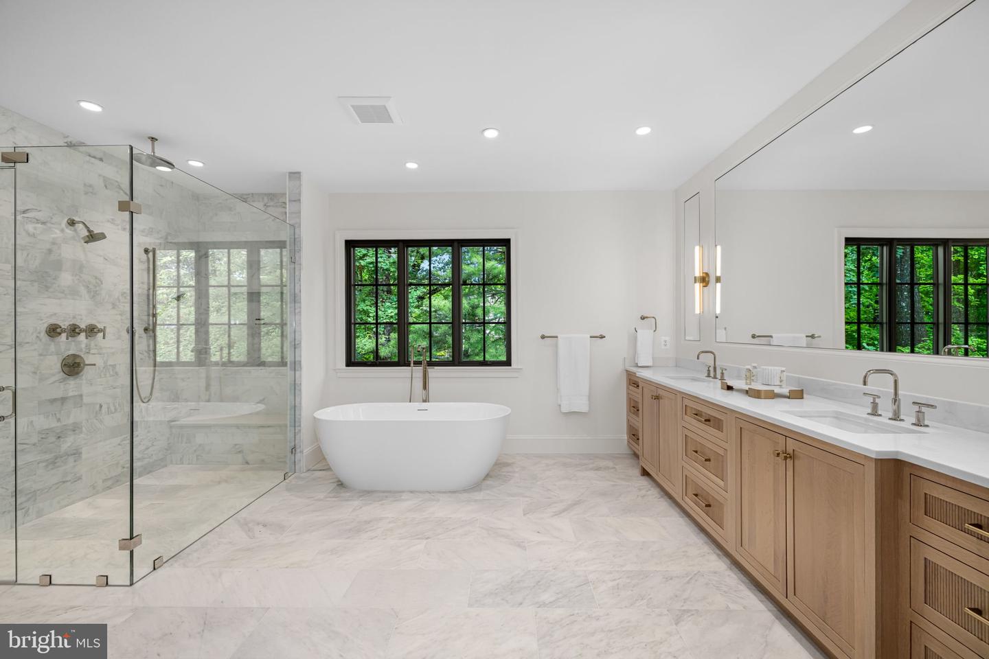 2107 ELLIOTT AVE, MCLEAN, Virginia 22101, 5 Bedrooms Bedrooms, ,5 BathroomsBathrooms,Residential,For sale,2107 ELLIOTT AVE,VAFX2240682 MLS # VAFX2240682