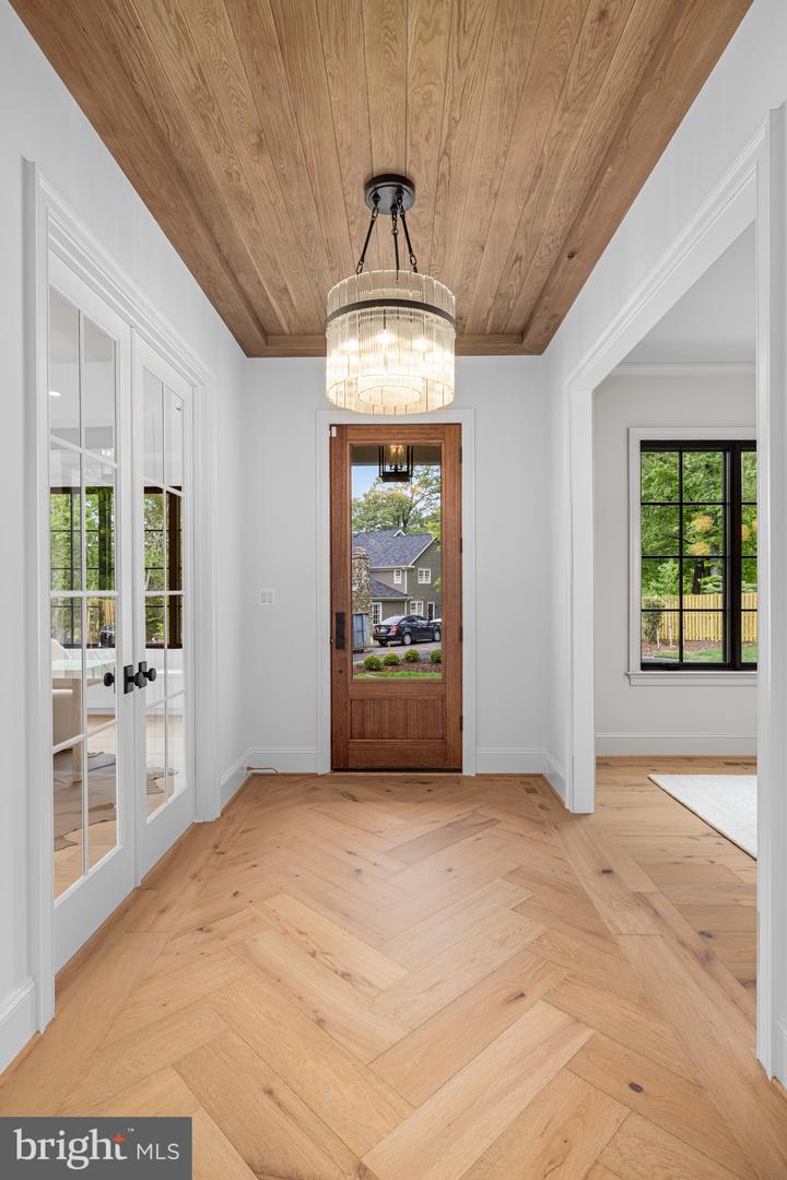 2107 ELLIOTT AVE, MCLEAN, Virginia 22101, 5 Bedrooms Bedrooms, ,5 BathroomsBathrooms,Residential,For sale,2107 ELLIOTT AVE,VAFX2240682 MLS # VAFX2240682
