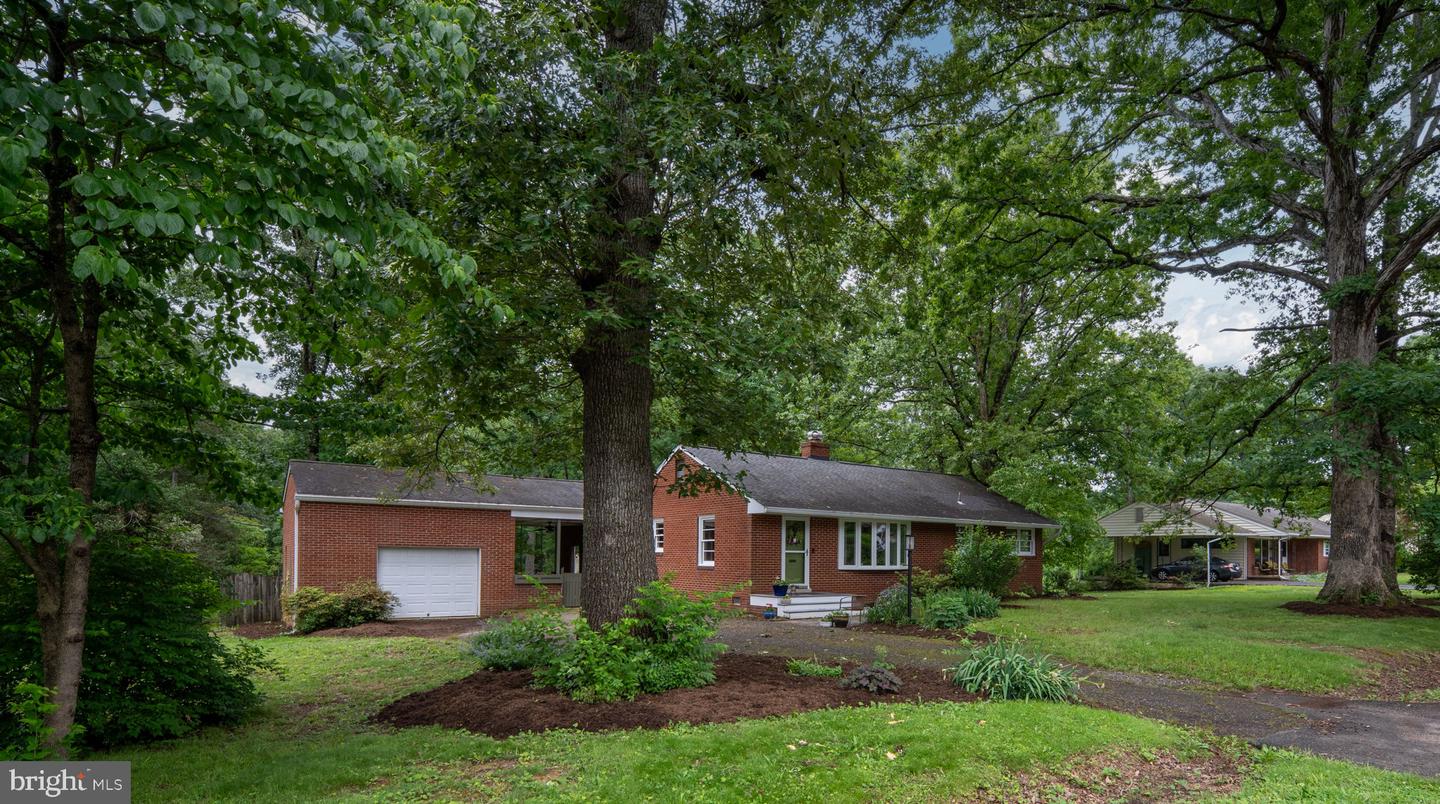 3 WESTWOOD DR, FREDERICKSBURG, Virginia 22405, 2 Bedrooms Bedrooms, ,1 BathroomBathrooms,Residential,For sale,3 WESTWOOD DR,VAST2038794 MLS # VAST2038794