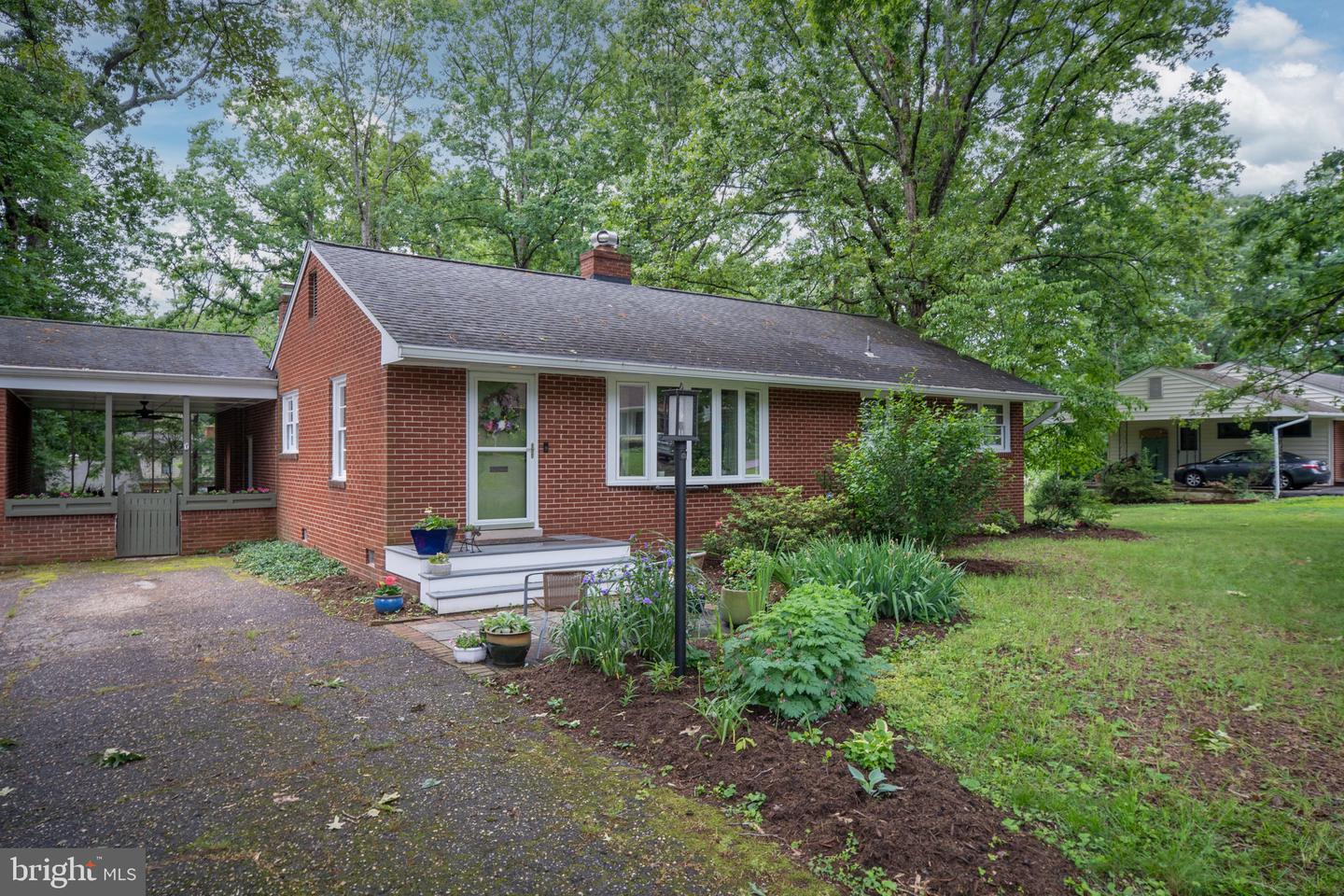 3 WESTWOOD DR, FREDERICKSBURG, Virginia 22405, 2 Bedrooms Bedrooms, ,1 BathroomBathrooms,Residential,For sale,3 WESTWOOD DR,VAST2038794 MLS # VAST2038794