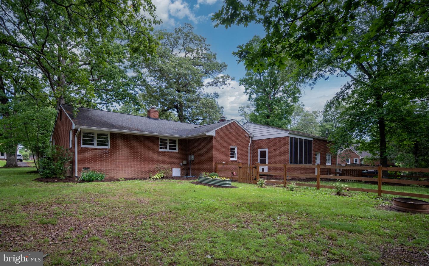 3 WESTWOOD DR, FREDERICKSBURG, Virginia 22405, 2 Bedrooms Bedrooms, ,1 BathroomBathrooms,Residential,For sale,3 WESTWOOD DR,VAST2038794 MLS # VAST2038794
