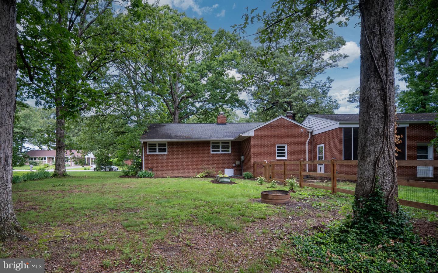 3 WESTWOOD DR, FREDERICKSBURG, Virginia 22405, 2 Bedrooms Bedrooms, ,1 BathroomBathrooms,Residential,For sale,3 WESTWOOD DR,VAST2038794 MLS # VAST2038794