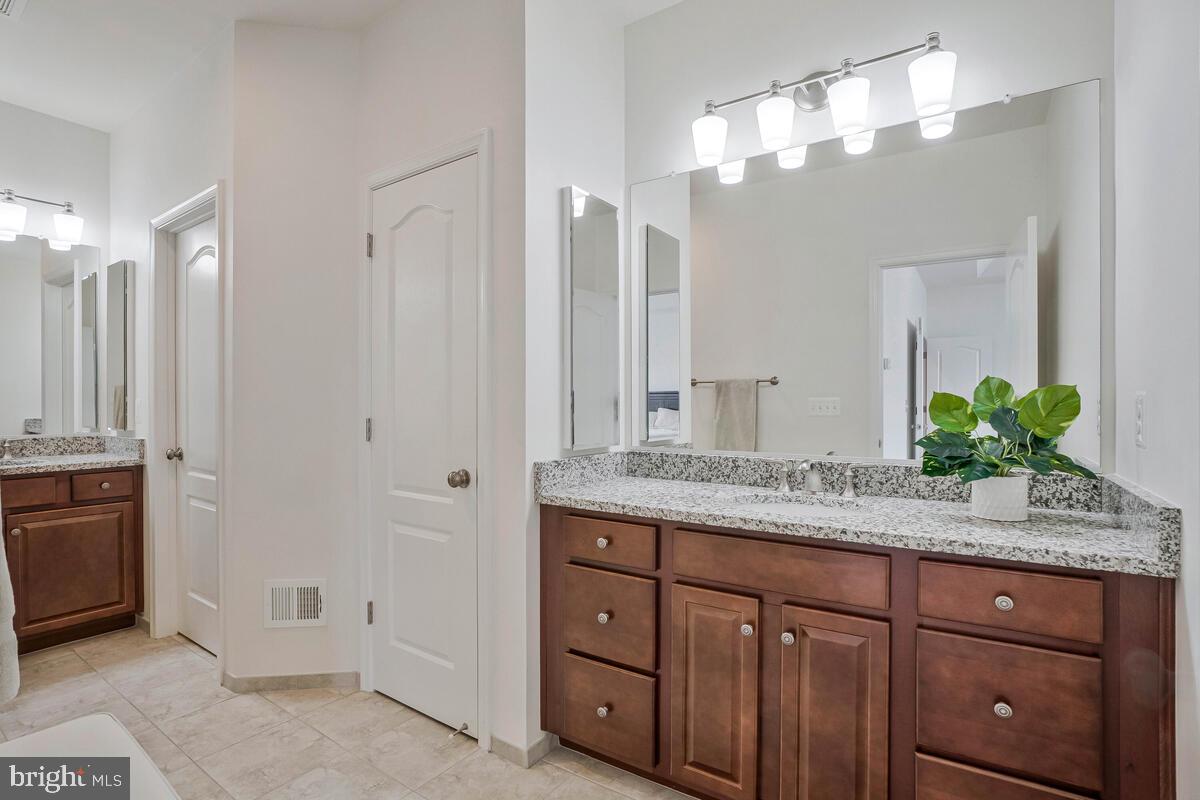 42523 BENFOLD SQ, BRAMBLETON, Virginia 20148, 3 Bedrooms Bedrooms, ,1 BathroomBathrooms,Residential,For sale,42523 BENFOLD SQ,VALO2096366 MLS # VALO2096366