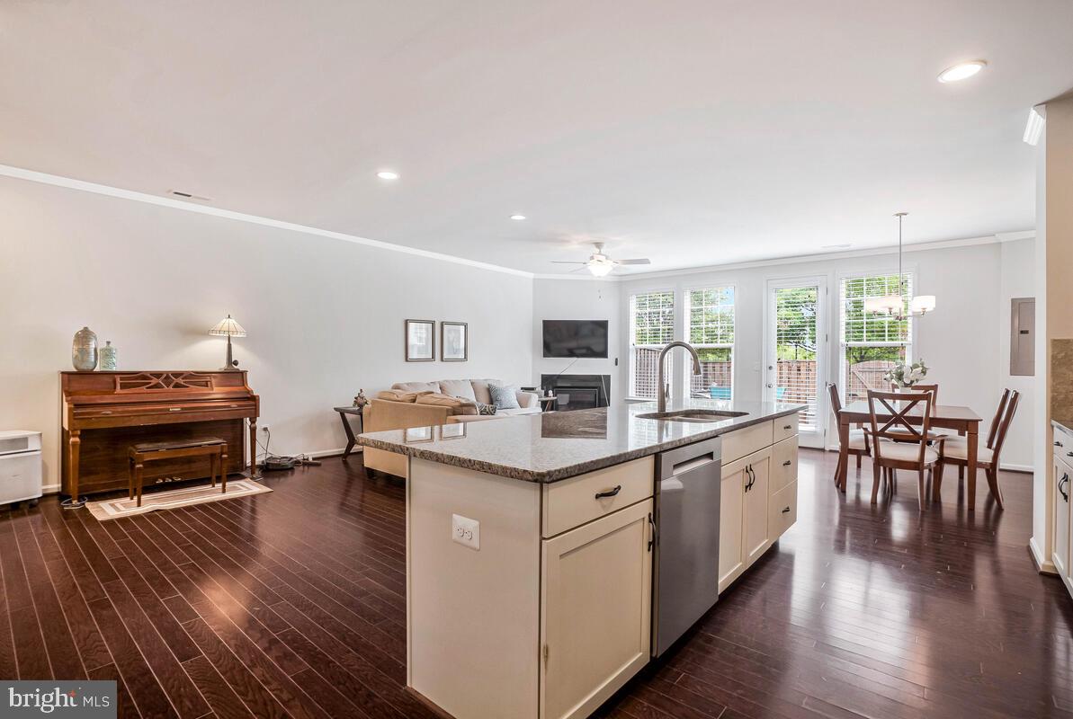 42523 BENFOLD SQ, BRAMBLETON, Virginia 20148, 3 Bedrooms Bedrooms, ,1 BathroomBathrooms,Residential,For sale,42523 BENFOLD SQ,VALO2096366 MLS # VALO2096366