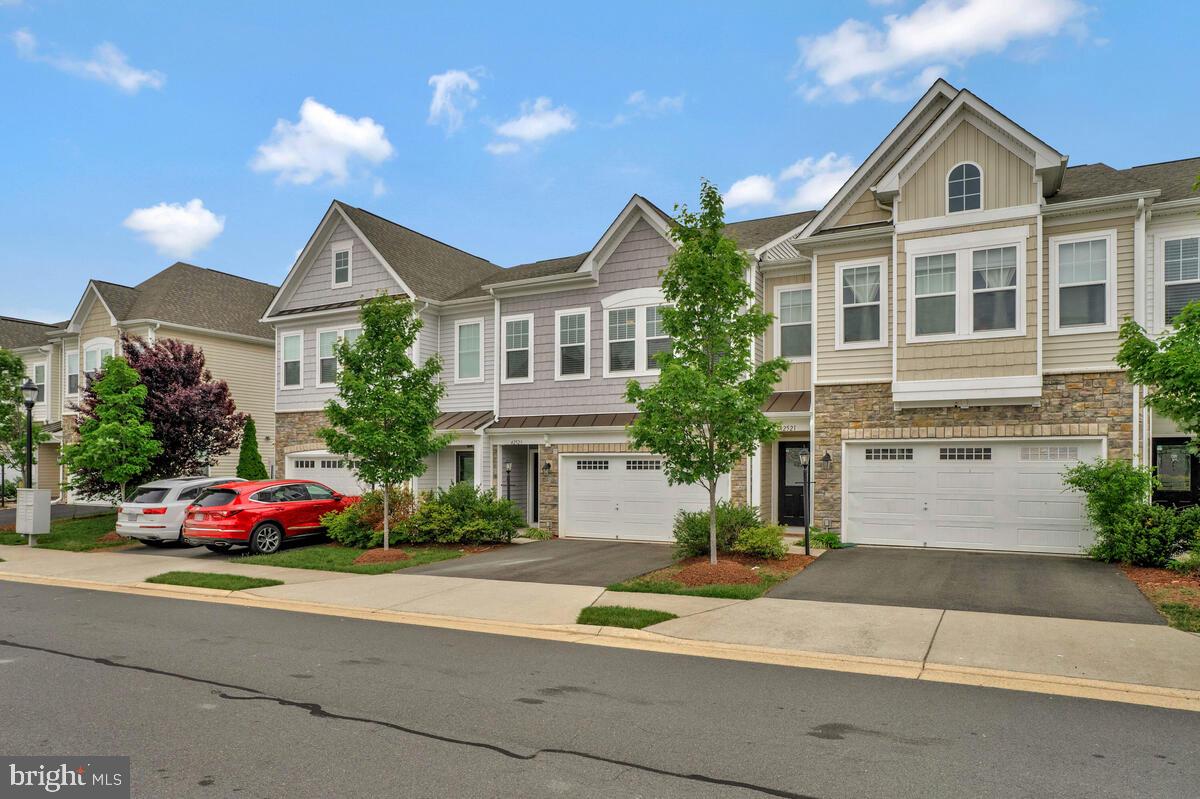 42523 BENFOLD SQ, BRAMBLETON, Virginia 20148, 3 Bedrooms Bedrooms, ,1 BathroomBathrooms,Residential,For sale,42523 BENFOLD SQ,VALO2096366 MLS # VALO2096366