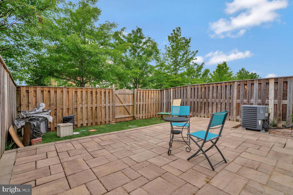 42523 BENFOLD SQ, BRAMBLETON, Virginia 20148, 3 Bedrooms Bedrooms, ,1 BathroomBathrooms,Residential,For sale,42523 BENFOLD SQ,VALO2096366 MLS # VALO2096366