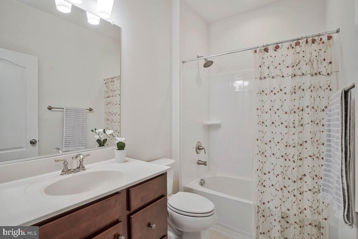 42523 BENFOLD SQ, BRAMBLETON, Virginia 20148, 3 Bedrooms Bedrooms, ,1 BathroomBathrooms,Residential,For sale,42523 BENFOLD SQ,VALO2096366 MLS # VALO2096366